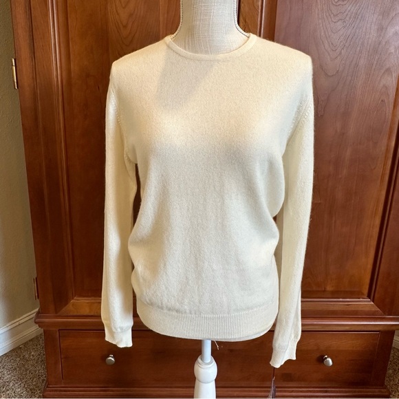 Charter Club Ivory Cashmere Crewneck Sweater Size Small NWT - Picture 2 of 8